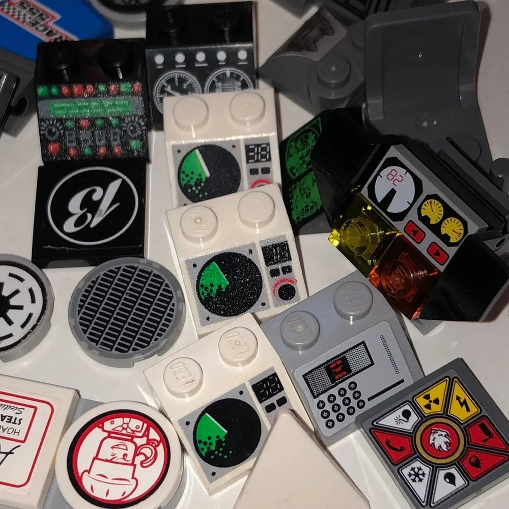 LEGO ACCESSORIES LEGO COMPUTER LEGO PARTS Star Wars LEGO City Sets